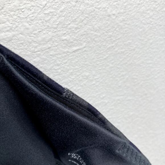 Victoria's Secret Animal Print Crop Pocket Leggings - Black Green - 8 - Picture 7 of 8